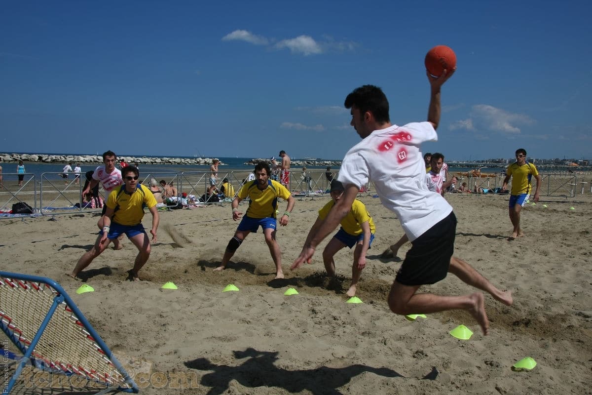 TchoukBall a Rimini sulla spiaggia di Viserba