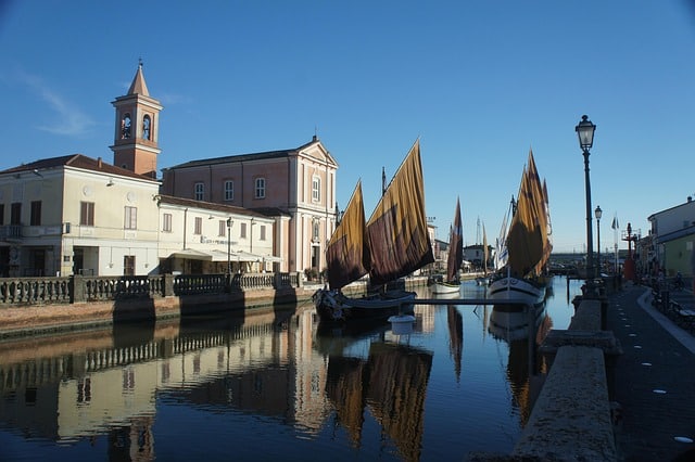 Cesenatico d’estate e i suggestivi mercatini serali